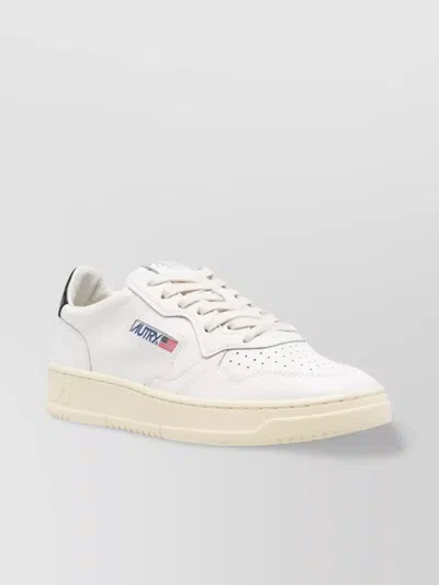 Autry Medalist Low Leather Sneakers