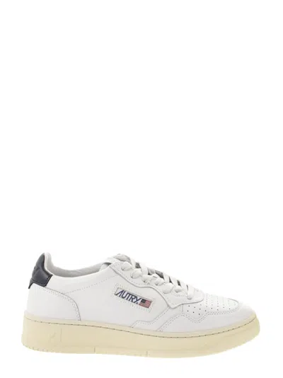 Autry Neutrals Medalist Low Perforated Toe Sneakers In Gray