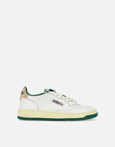 Autry Medalist Low Leather Sneakers In White Green