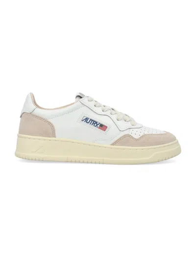 Autry Medalist Low Leather Sneakers In Neutral