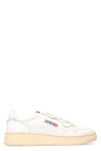 Autry Medalist Low Leather Sneakers In White