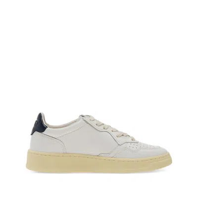 Autry Medalist Low Leather Sneakers In White