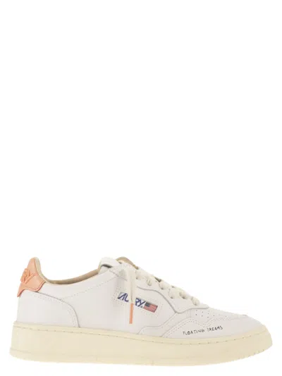 Autry Medalist Low Leather Sneakers With Embossed Logo In Multi