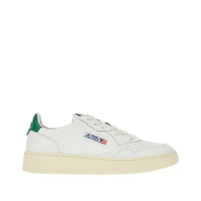Autry Medalist Low Sneakers In Smooth Calfskin With A Bicolor Design In White