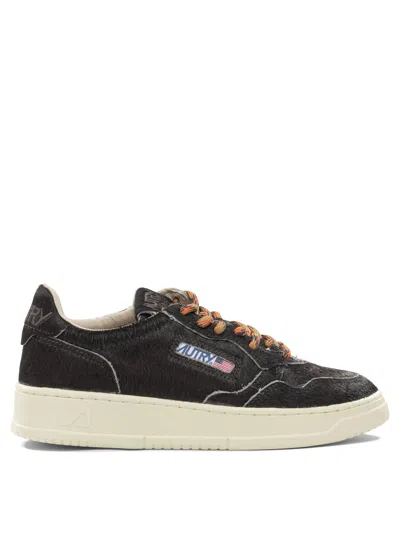 Autry "medalist Low" Low Top Sneakers In Black