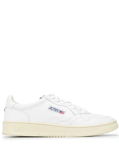 Autry Medalist Low Man Leather Sneakers In White