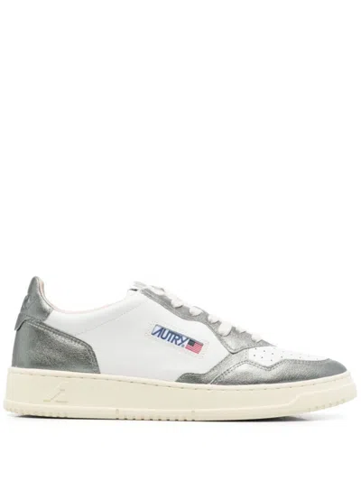 Autry Medalist Low Man Sneakers In Silver