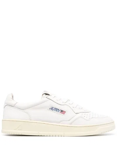 Autry Medalist Low Man Sneakers In Wht Wht