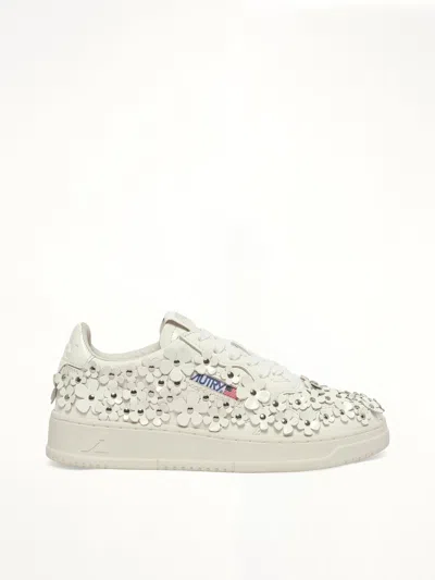 AUTRY MEDALIST LOW PATENT FLOWER SNEAKER