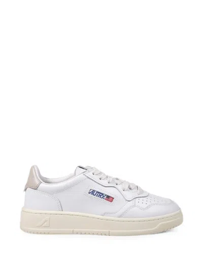 Autry Medalist Low Perforated-toe Sneakers In White