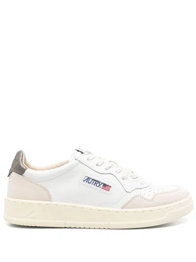 Autry Medalist Low Shoes In White