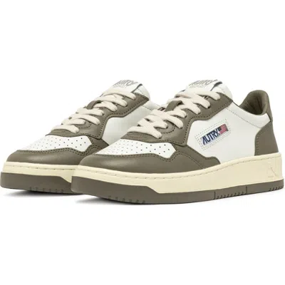 Autry Medalist Low Sneaker In Green