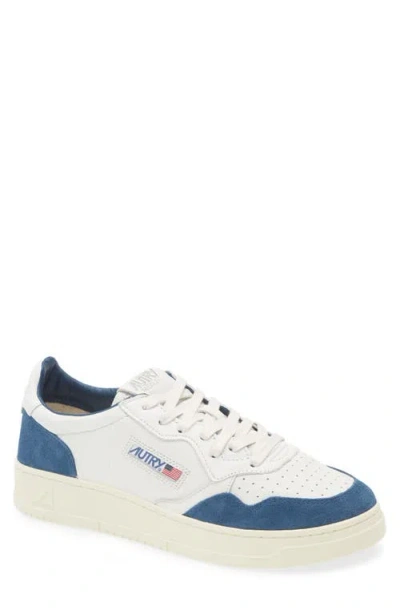 Autry Medalist Low Sneaker In Goat/suede Wht/capri