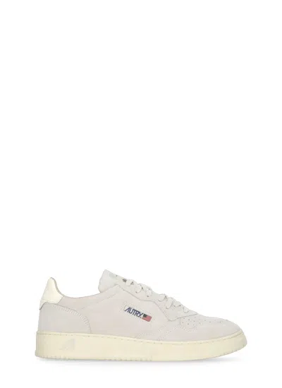 Autry Medalist Low Sneaker In Gray