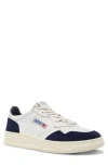 Autry Medalist Low Sneaker In Blue