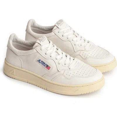 Autry Medalist Low Sneaker In White