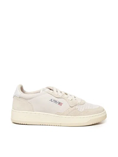 Autry Medalist Low Sneaker In Suede And Calfskin In Beige