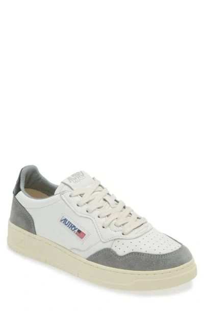 Autry Medalist Low In White