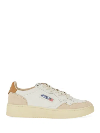 Autry Medalist Low Sneaker In White