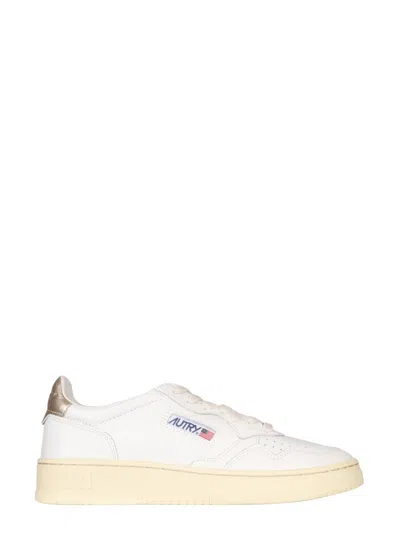 Autry "medalist Low" Sneaker In White