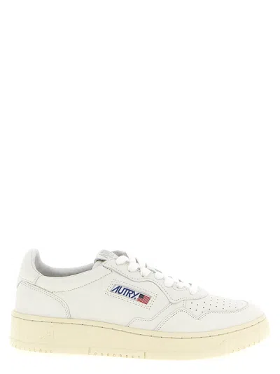 Autry "medalist Low" Sneaker In White