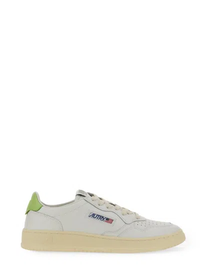 Autry Medalist Low Sneaker In White, Lime