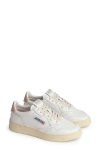Autry Medalist Low Sneaker In Wht/pink