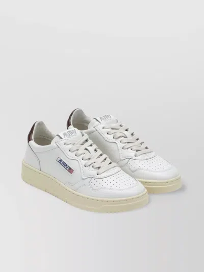 Autry Medalist Low Sneaker With Contrast Heel Tab