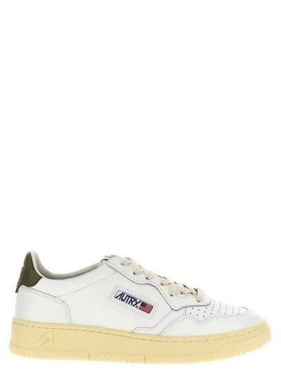 Autry Medalist Low Sneakers In White