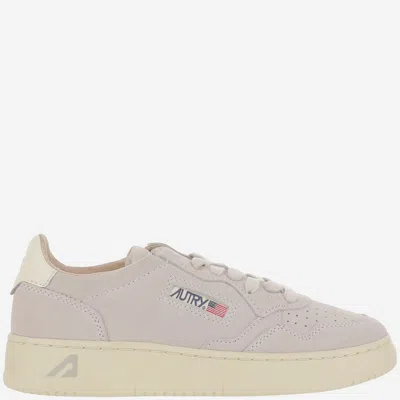 Autry Medalist Low Sneakers In Neutral