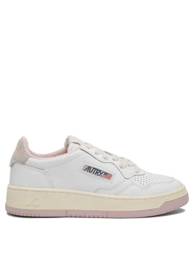AUTRY AUTRY "MEDALIST LOW" SNEAKERS