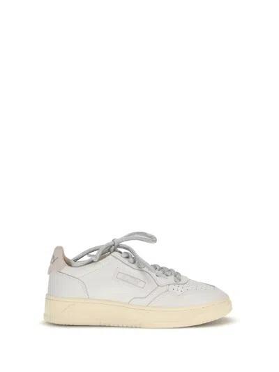 Autry Medalist Low Sneakers In White