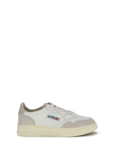 Autry Medalist Low Sneakers In Neutral