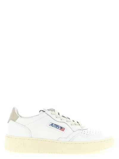 Autry 'medalist Low' Sneakers In White