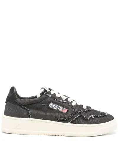Autry Medalist Low Sneakers In Black