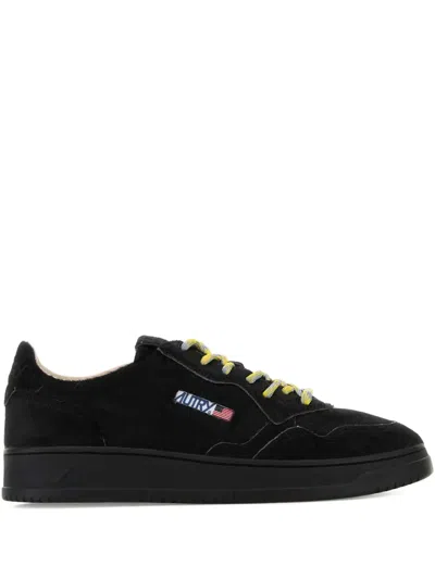 Autry Medalist Low Sneakers In Black