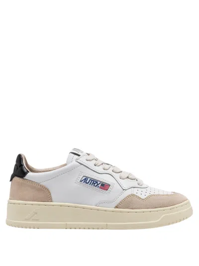 Autry Medalist Low Sneakers In White