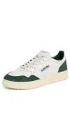 Autry Medalist Sneakers In White