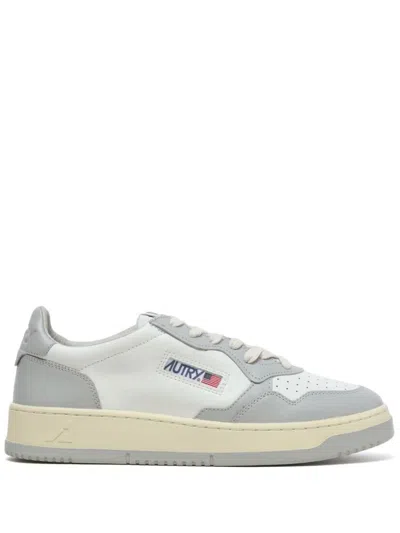 Autry Medalist Low Sneakers In Gray