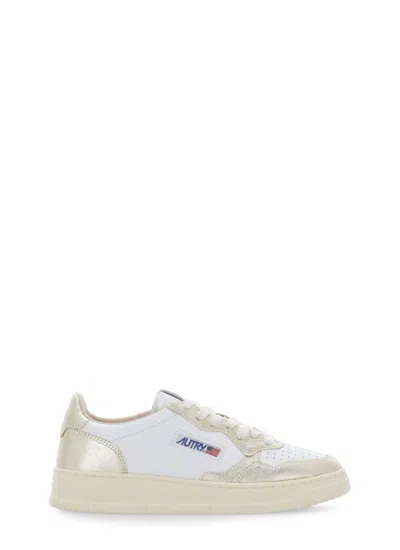 Autry Medalist Low Sneakers In Gray