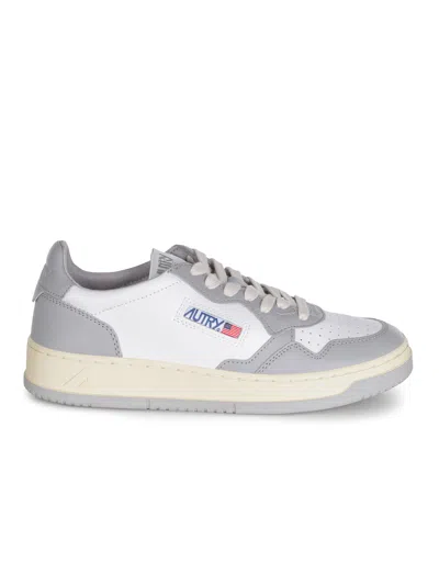 AUTRY AUTRY "MEDALIST LOW" SNEAKERS