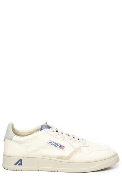 Autry Medalist Low Sneakers In Grey