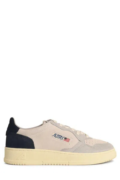 Autry Medalist Low Sneakers In Grey