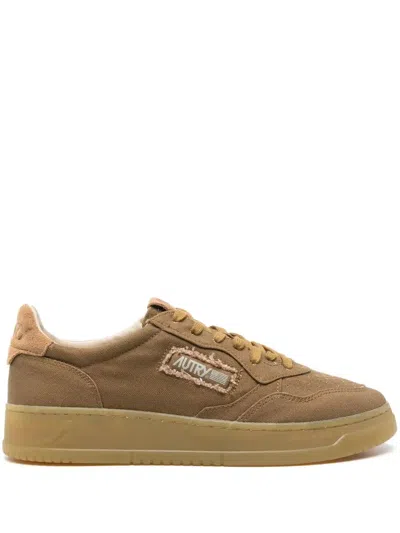 Autry Medalist Low Sneakers In Canvas Color Tanzine In Brown