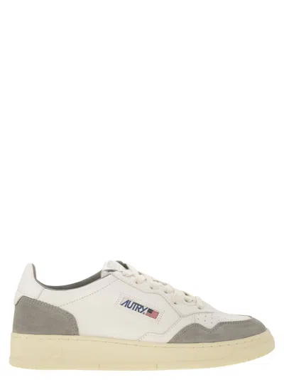 AUTRY AUTRY MEDALIST LOW SNEAKERS IN GOATSKIN AND SUEDE
