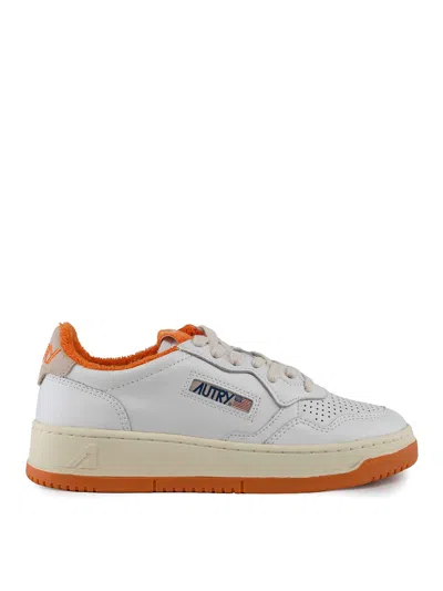 Autry Medalist Low Sneakers In Leather In Beige