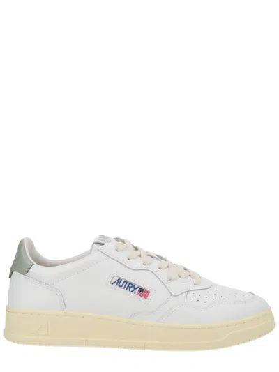 Autry Medalist Low Sneakers In Leather In White