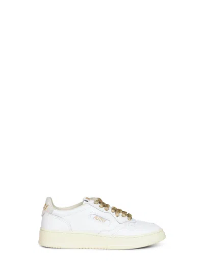 Autry Medalist Low Sneakers In White Leather