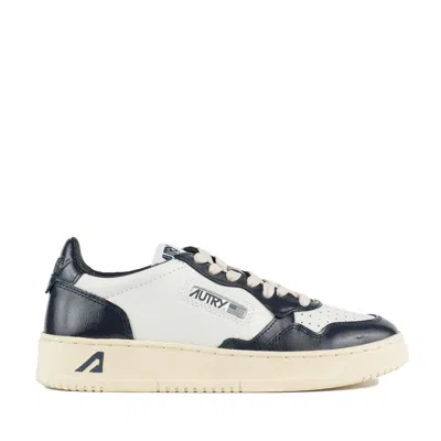 Autry Medalist Low Sneakers In White Leather And Blue Night In Multi