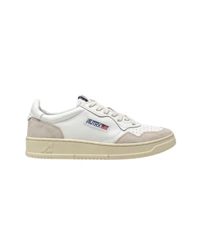Autry Medalist Low Sneakers In White Leather And Beige Suede In Neutral